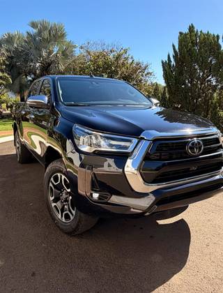 TOYOTA HILUX 2.8 D-4D TURBO DIESEL CD SRX 4X4 AUTOMÁTICO TOYOTA HILUX 2.8 D-4D TURBO DIESEL CD SRX 4X4 AUTOMÁTICO